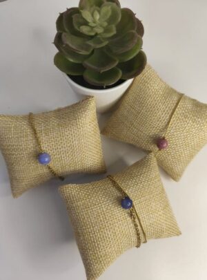 Pierres naturelles sur bracelet