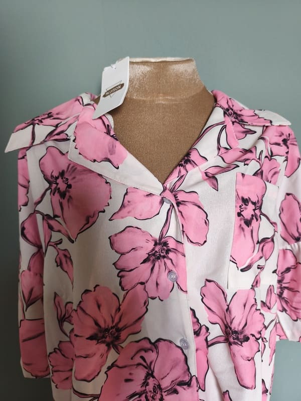 Ensemble fluide et floral