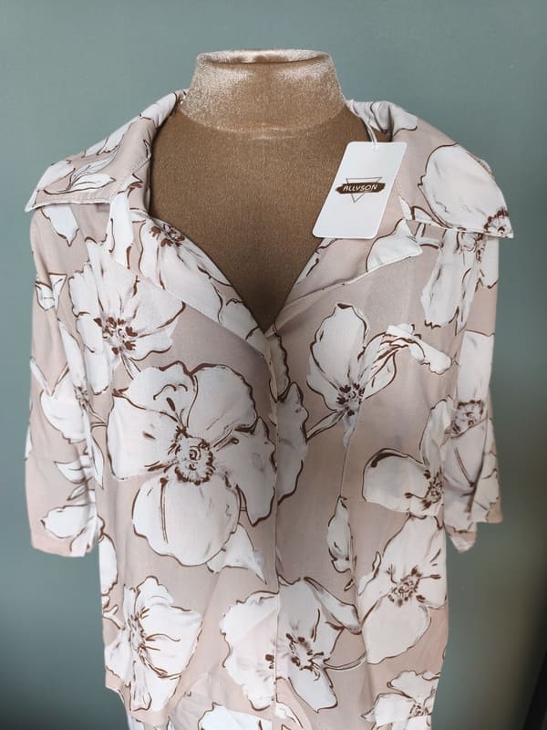 Ensemble fluide et florale