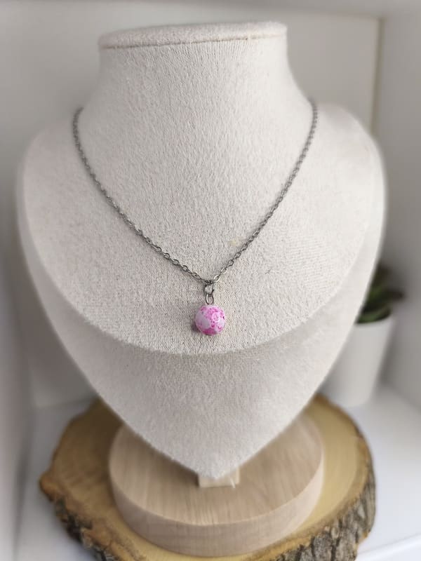 Agate Fuchsia sur cahaine argenté en acier inoxydable